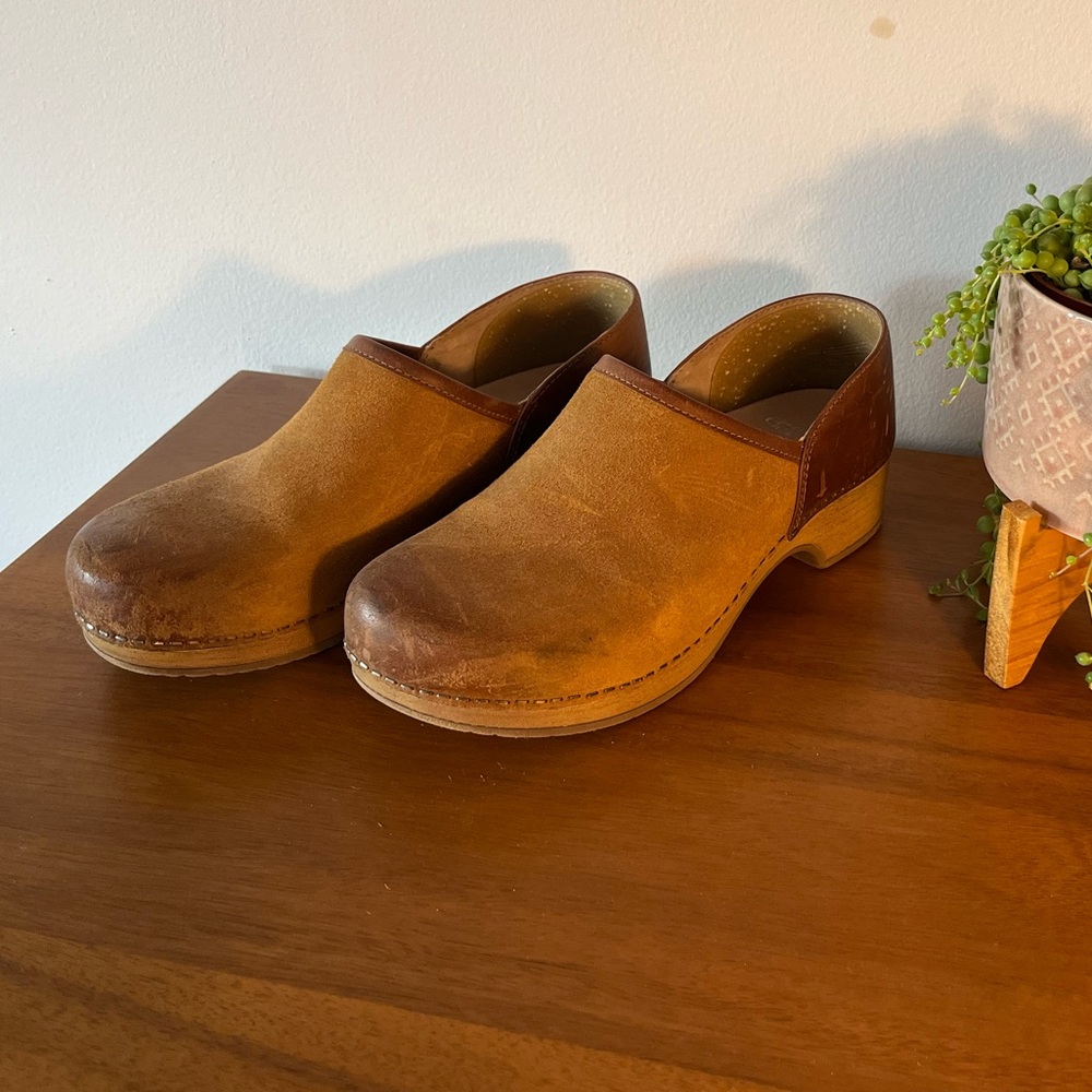 Dansko Brenna Tan Burnished Suede Clogs